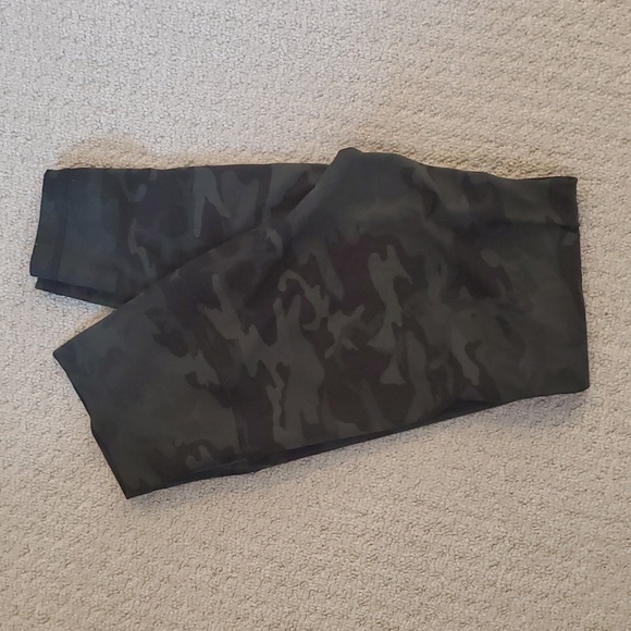 SOLD Sz 8 Lulu Align Leggings Full Length 28" Incognito Camo Multi Gator Green. - Picture 5 of 10